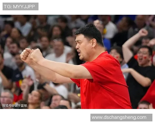 姚明在比赛中展现惊人技巧让皮尔斯目瞪口呆的精彩瞬间回顾 姚明在比赛中展现惊人技巧让皮尔斯目瞪口呆的精彩瞬间回顾