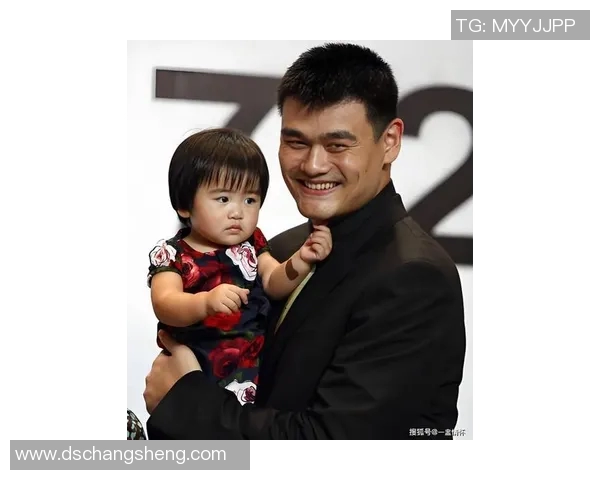 姚明童年往事揭秘:从小巨人到篮球传奇的成长之路 姚明童年往事揭秘:从小巨人到篮球传奇的成长之路