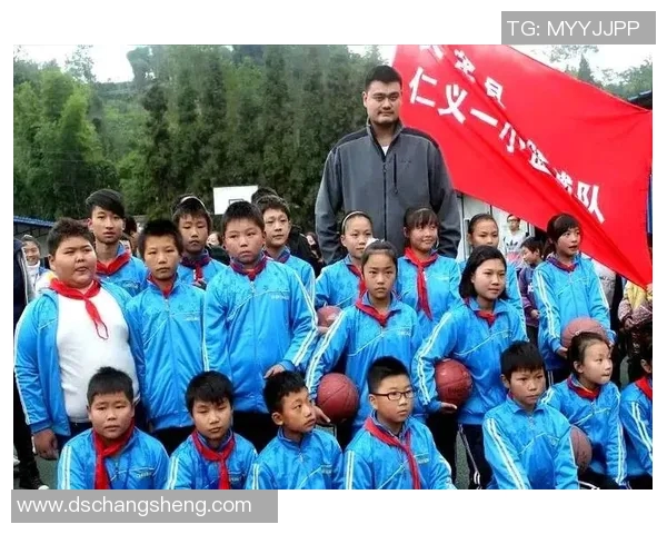 姚明携手综艺节目展现篮球魅力与幽默风采引发观众热议 姚明携手综艺节目展现篮球魅力与幽默风采引发观众热议