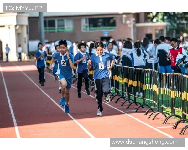 深圳翠园中学足球明星展现青春风采助力校园体育文化发展 深圳翠园中学足球明星展现青春风采助力校园体育文化发展